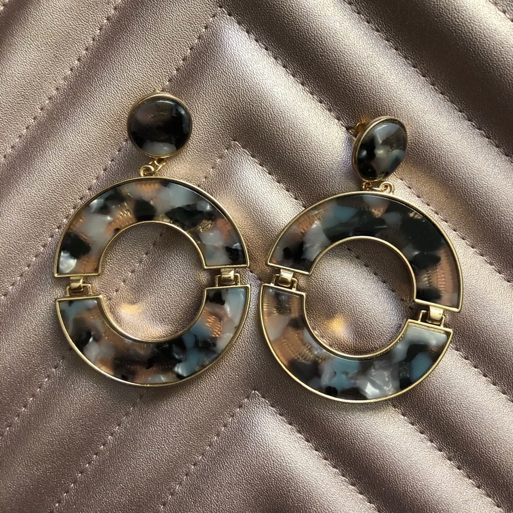 Faux Shell Drop Earrings